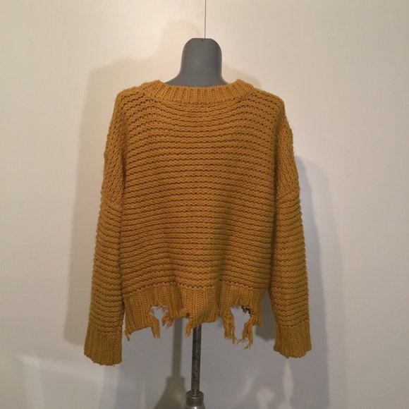 Moon River Distressed Hem Cable Knit Sweater Size S - Picture 4 of 10